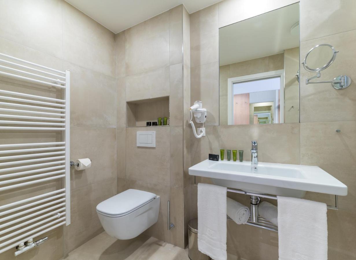 Wellness Hotel Iris Pavlov Dış mekan fotoğraf