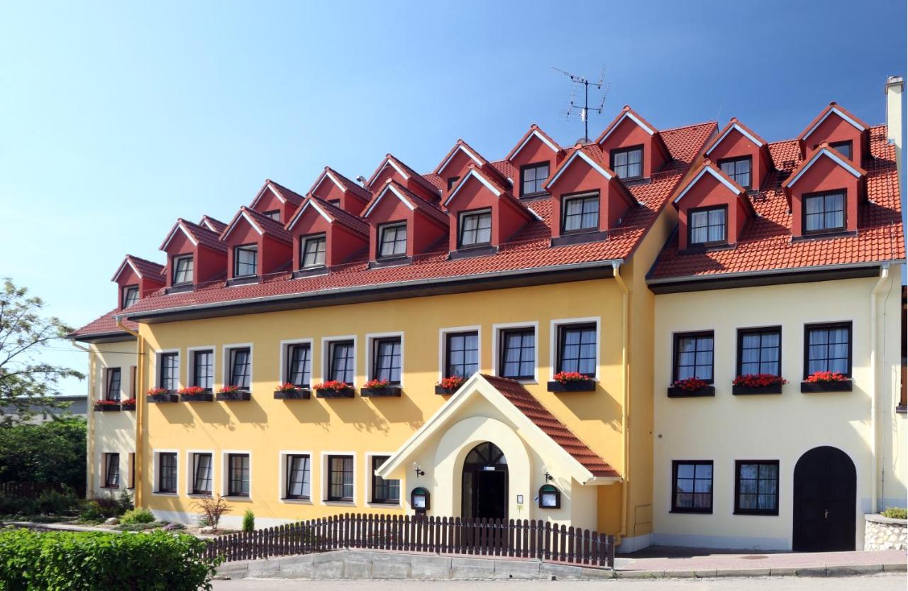 Wellness Hotel Iris Pavlov Dış mekan fotoğraf