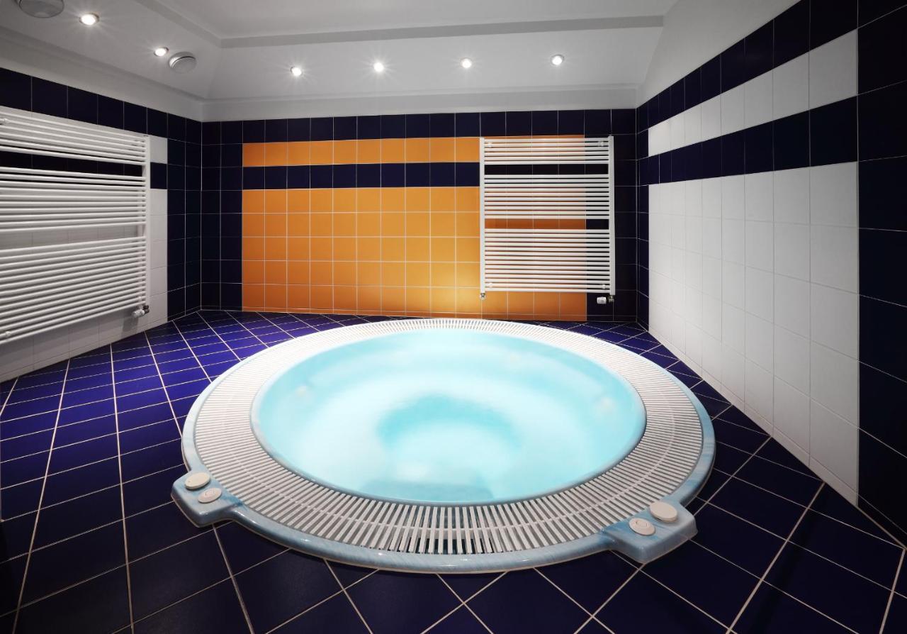 Wellness Hotel Iris Pavlov Dış mekan fotoğraf