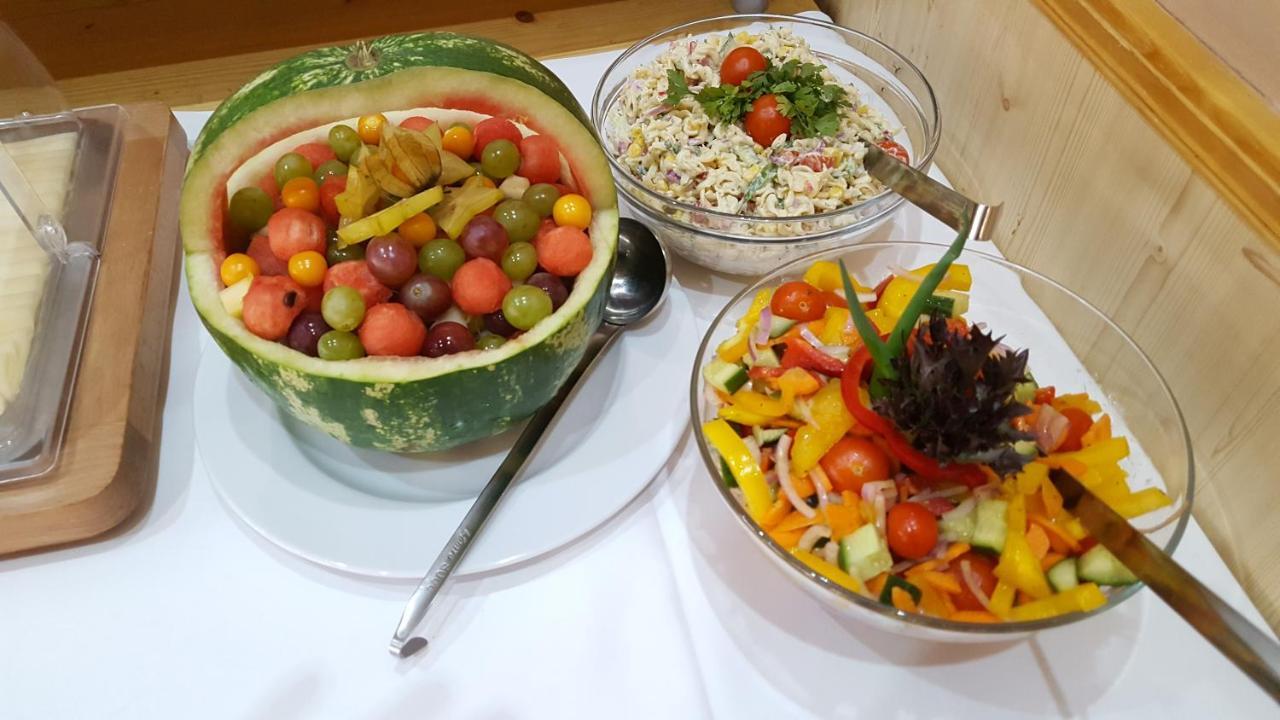 Wellness Hotel Iris Pavlov Dış mekan fotoğraf