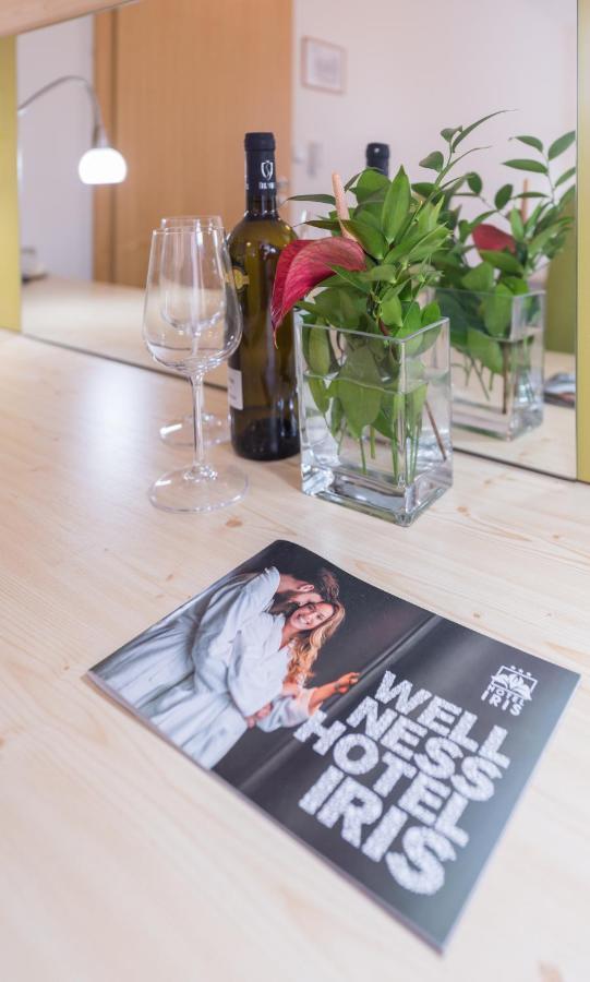 Wellness Hotel Iris Pavlov Dış mekan fotoğraf